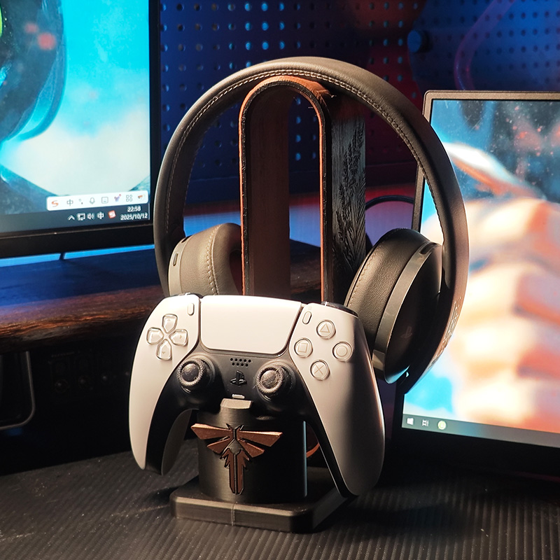 Gaming Console In Tv - Penyangga Earphone Bertema Anime Zelda, Gantungan